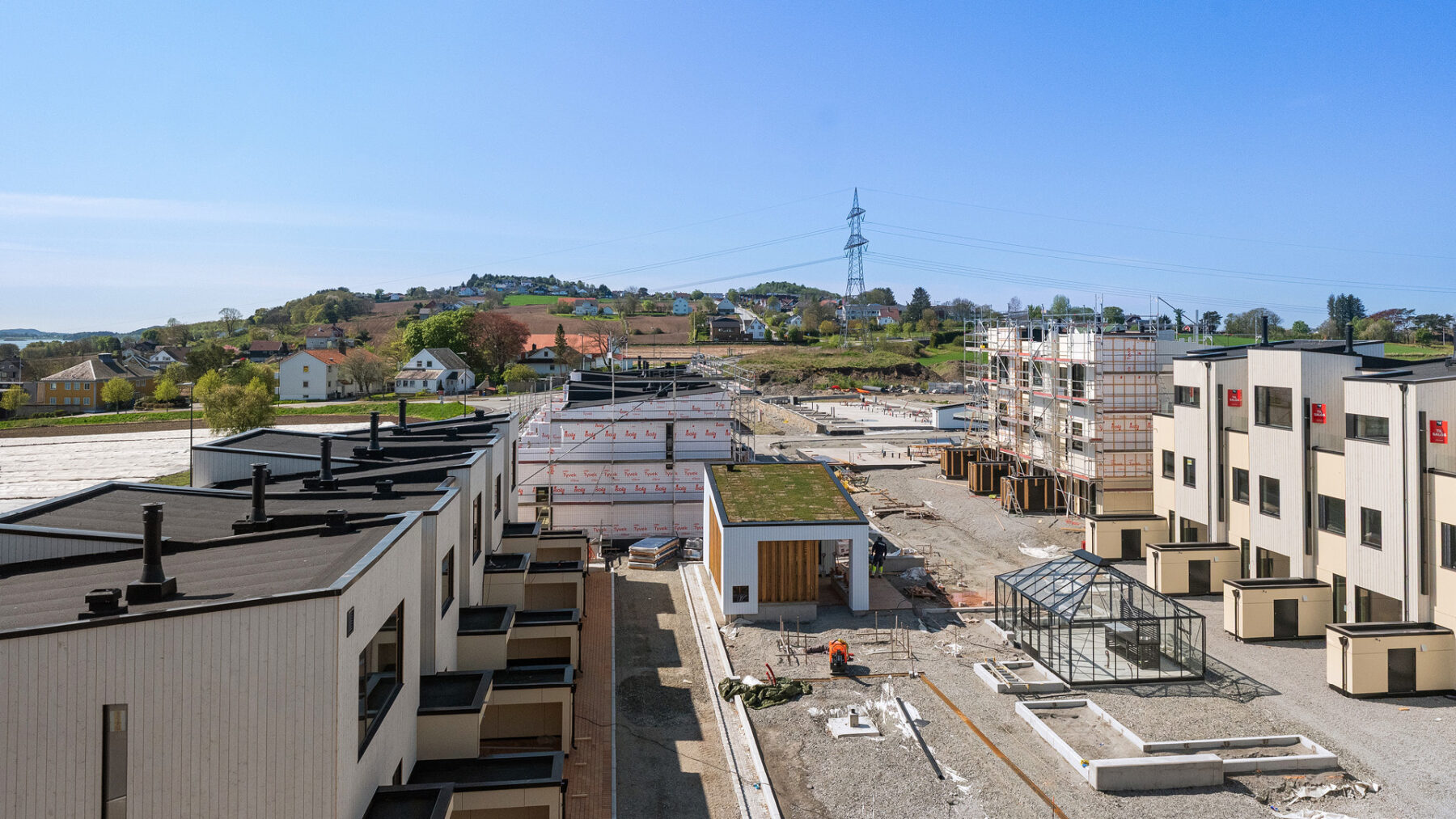 Øster Hus 2824 Dronebilder BBB2 web mai2025 1920×8002